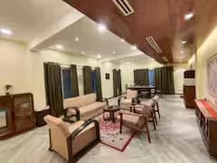 Oasis163-Living in Green (5 Bedroom Elite Suite)