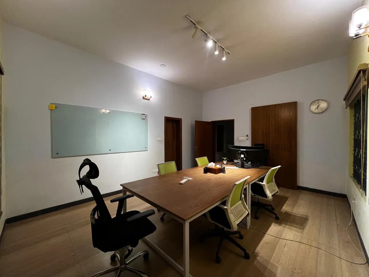 Desk per chair